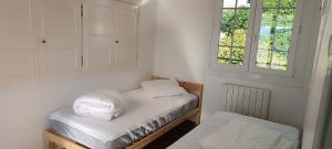 Maisons de vacances Maison de ville avec grande terrasse a Caneta : photos des chambres