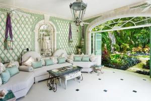 Leamington Estate villa