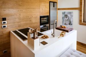 Mountain View Apartment with terrace in ideal location