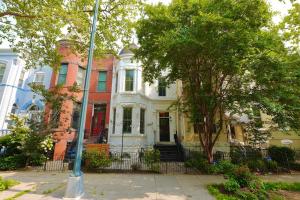 White Brick Retreat - Shaw