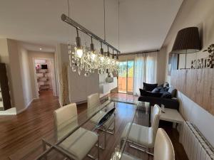 Encantador Ático a 2,6 km de la Playa