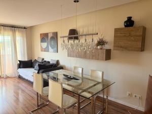 Encantador Ático a 2,6 km de la Playa