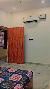 Mahadev homestay Near Ram mandir and saryu Ghat