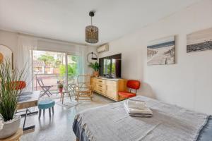 Appartements Deux beaux studios, rue pietonne, bord de mer, CLIM : photos des chambres