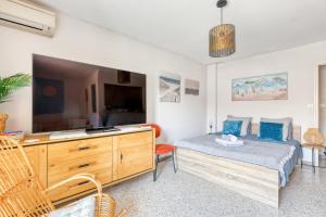 Appartements Deux beaux studios, rue pietonne, bord de mer, CLIM : photos des chambres
