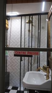 La Maison du Griffoul BB à Salles la Source cascade et terroir