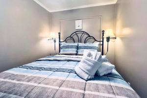 Turtles & Dolphins & Crabs, Oh My!