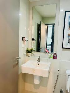 The base Central Pattaya 851 by Numam