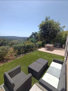 Ramatuelle Village - Panoramic Sea and Hill View, Private Garden & Serenity