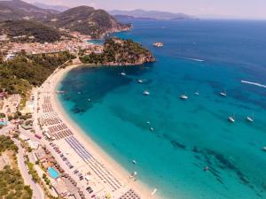 Elaias Villas Hot Tub & Seaview