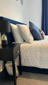 Elegant Modern 2-Bed Apartment steps from Belfast City Centre