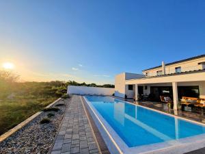 Luxury Villa Triton