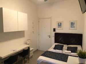 Rhome Lungotevere River