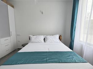 1 bedroom coastal getaway Casa Malindi with pool, 5 minutes to beach