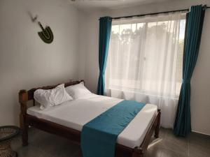 1 bedroom coastal getaway Casa Malindi with pool, 5 minutes to beach