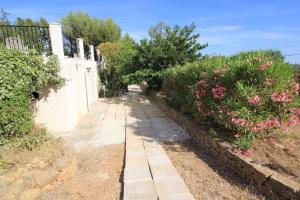 Superbe rez de jardin avec aperçu mer et parking