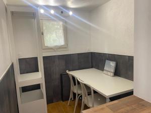 Appartements Superbe rez de jardin avec apercu mer et parking : photos des chambres