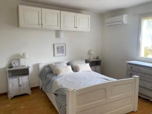 Appartements Superbe rez de jardin avec apercu mer et parking : photos des chambres