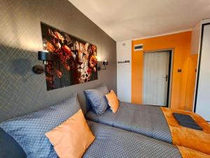 Orange Studio z kuchnią i łazienką