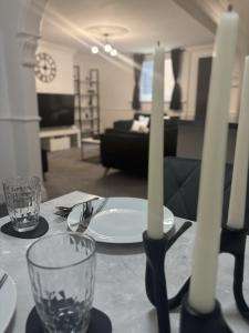 Spacious Modern Beachfront Apartment with Parking