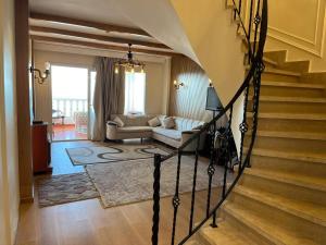 فيلا دوبلكس 3 غرف بورتو مارينا الفندقيه للأسر فقط