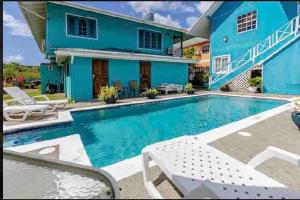 Modern Apartment near Pigeon Point with Breakfast