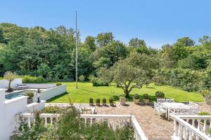 Large pool villa close to forest