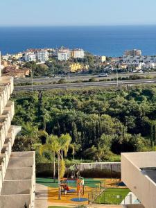 Triplex con vistas al mar junto al campo de golf de Calanova