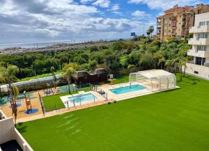 Triplex con vistas al mar junto al campo de golf de Calanova