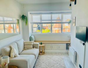 Boho Breeze - 1 bed apartment near the sea
