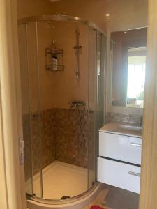 Casabay Sidi Rahal, à 2mn de la mer en bord de piscine et jardin