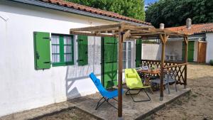 Villas St Georges de Didonne - AGREABLE PETITE MAISON avec COUR - 1 Chambre : photos des chambres