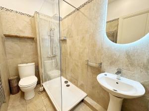 RF108 Spacious 3-room Centre Cannes