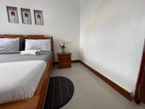 Private Apartmt Near Palm Village