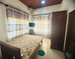 R Homes