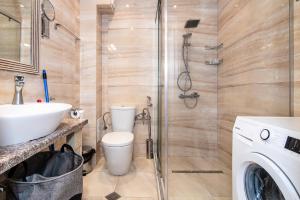 Argisht Partez 1BR with sea view and pool