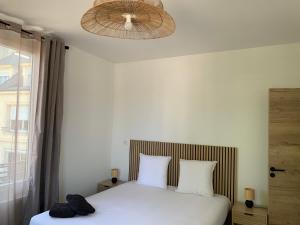 Appartements T2 contemporain hypercentre Evreux - Vu cathedrale : Appartement 1 Chambre