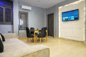 Downtown Tahrir View Cozy Suite