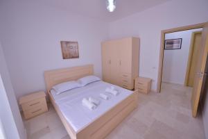 Beachside Hill Apartment