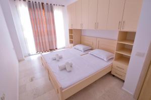 Beachside Hill Apartment