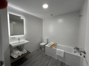 Piso Sinas con vistas al mar