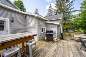 Spacious Home Hot Tub 2 Living Rooms Pets OK