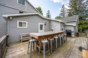 Spacious Home Hot Tub 2 Living Rooms Pets OK