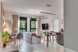 Modern Unit 5 mins walk to Historical