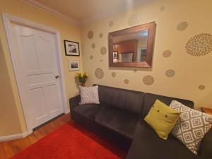 Work from Here Mission Garden Apt Fast WiFi