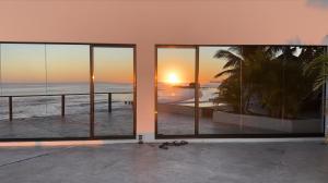 LAOLA SURF CAMP EL SUNZAL