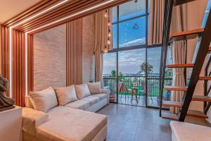 H105 l Luxury duplex l Panoramic views