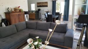 Bastide avec jardin arboré, piscine, proche plages