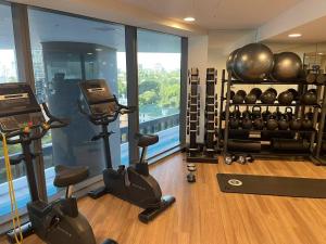 Queens Wharf - Hosted by Nick