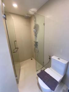 2BR Rooftop Pool & Gym Laguna Skypark